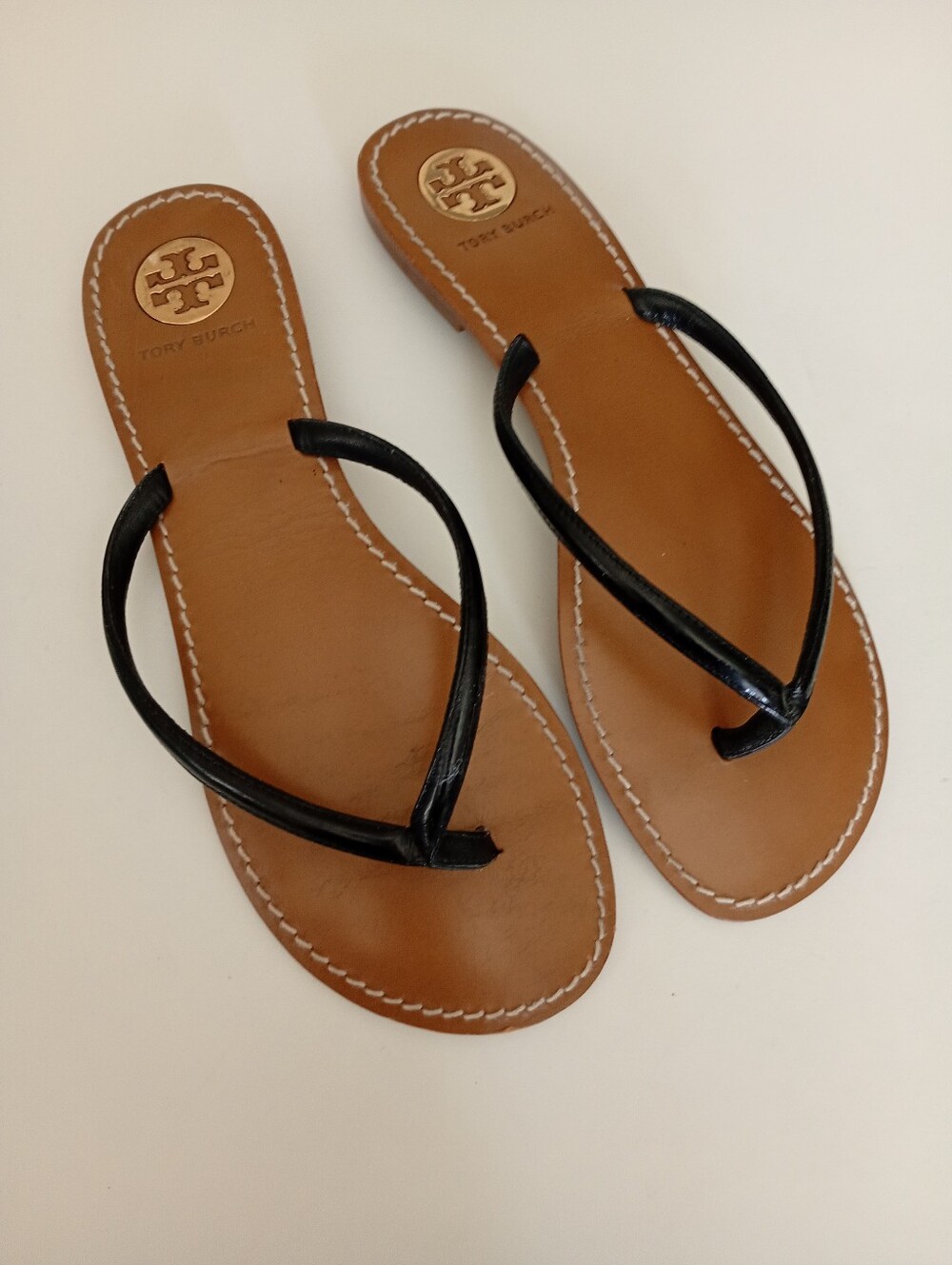 Tory Burch | Black Leather Thong Sandals with Tan Footbed | 9